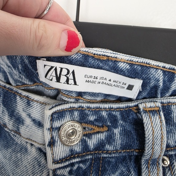 Zara Acid Light Wash Wide Leg Raw Hem High Rise Casual Denim Shorts Size 4 - Picture 2 of 4